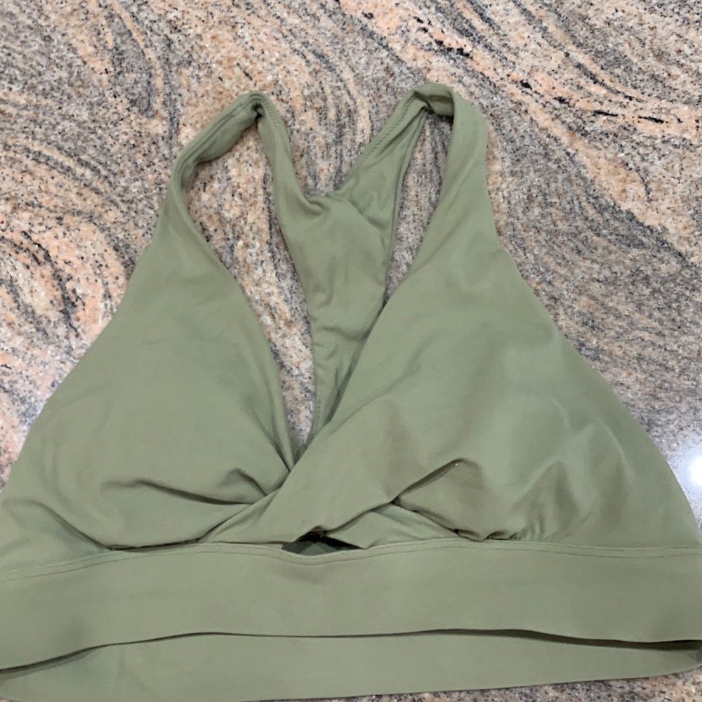Lululemon sports bra